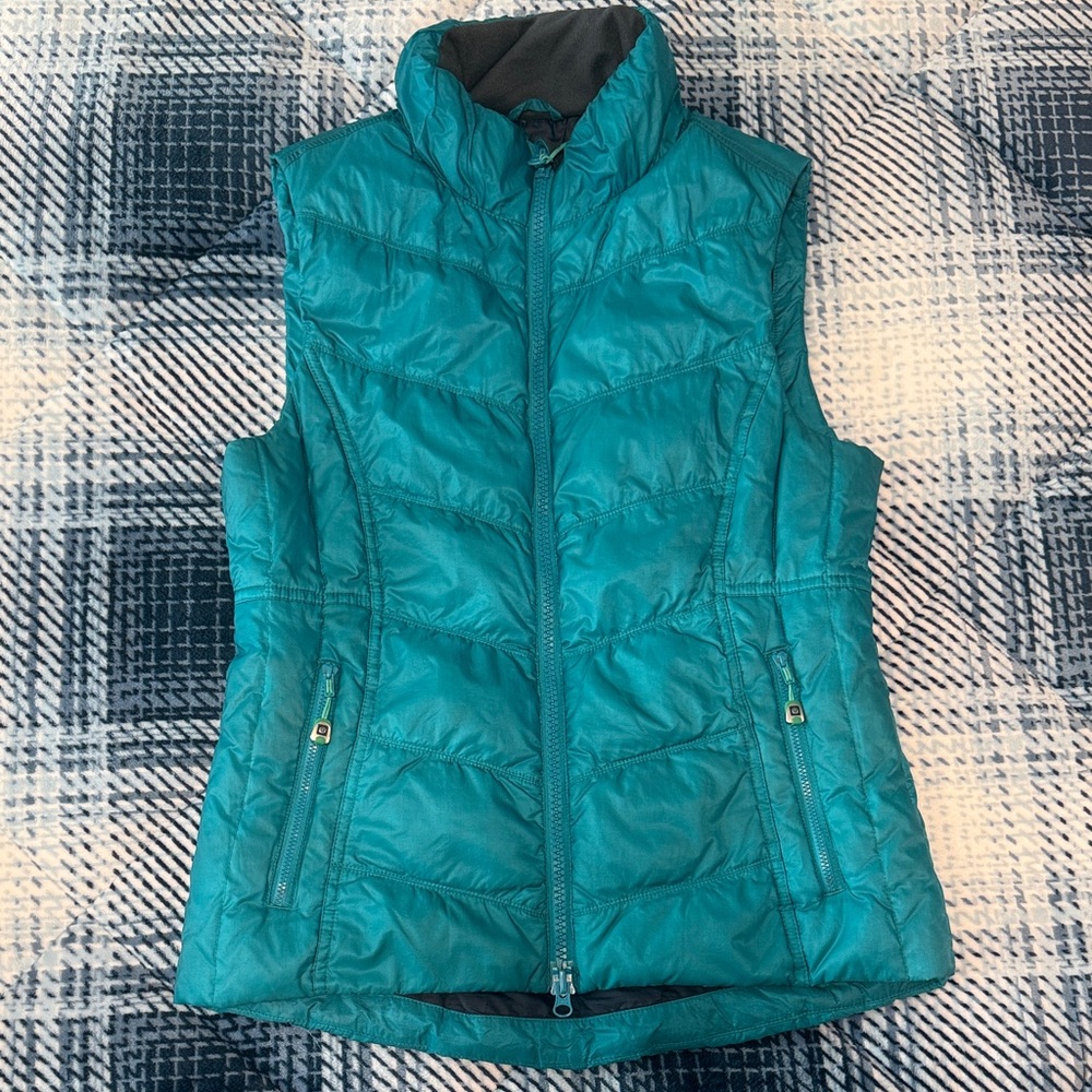 lululemon athletica Turquoise Puffer Vest